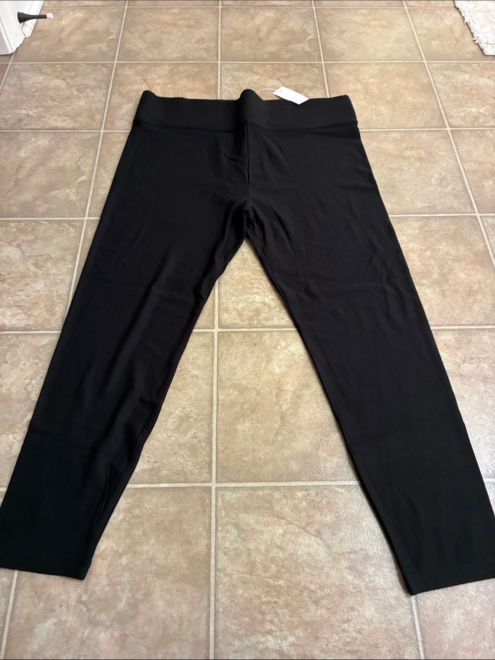 Lou & Grey Black Pull-On Leggings